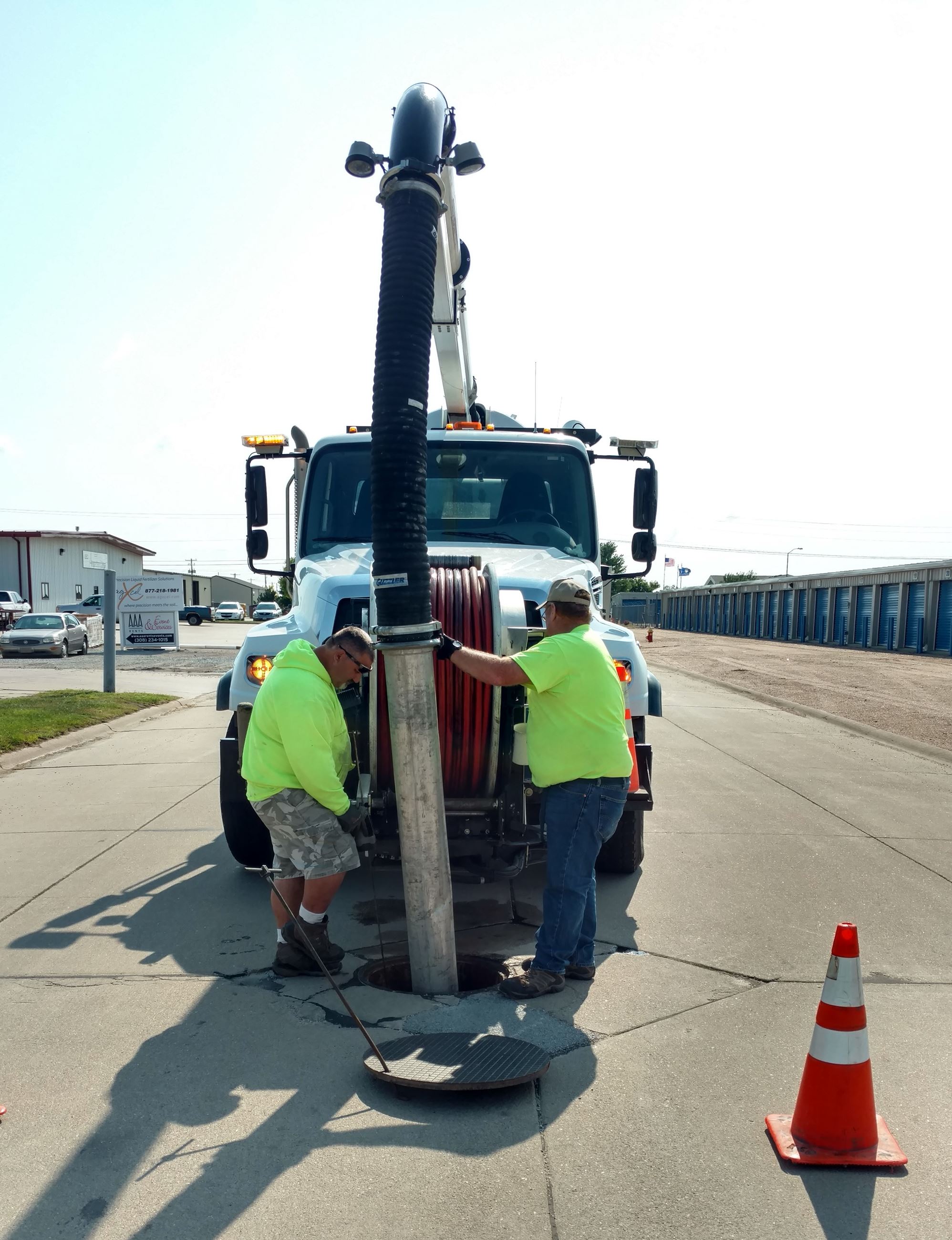 crew jetting the sewer main